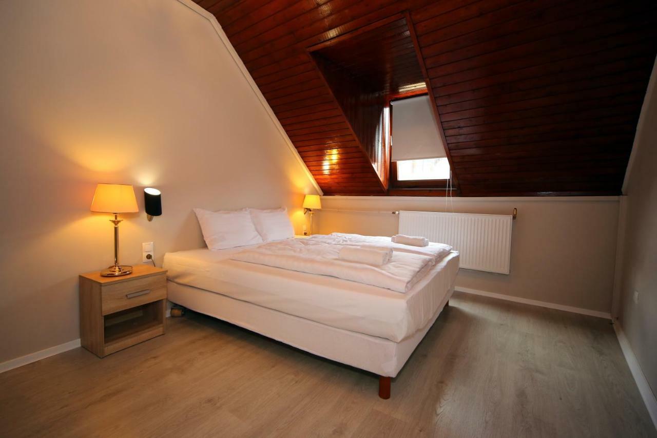 Varkapu Apartman Еґер Екстер'єр фото